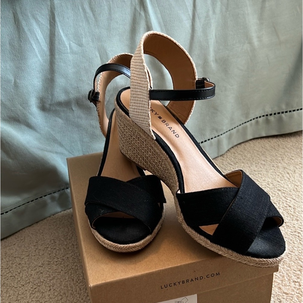 Lucky Brand Black and Tan espadrilles